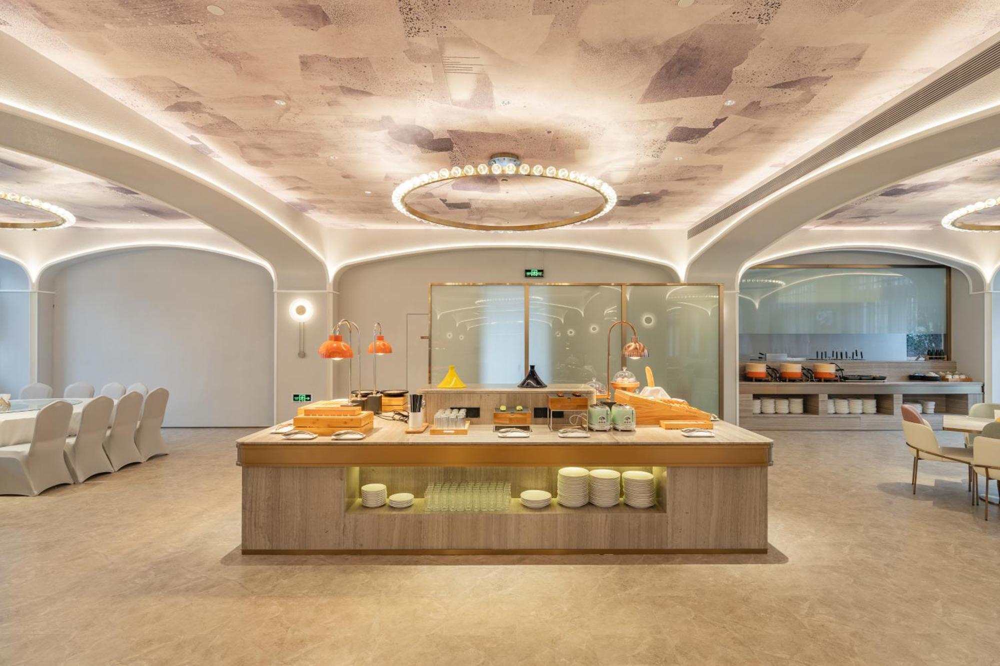 Hotel Meilun International Tourist 4*