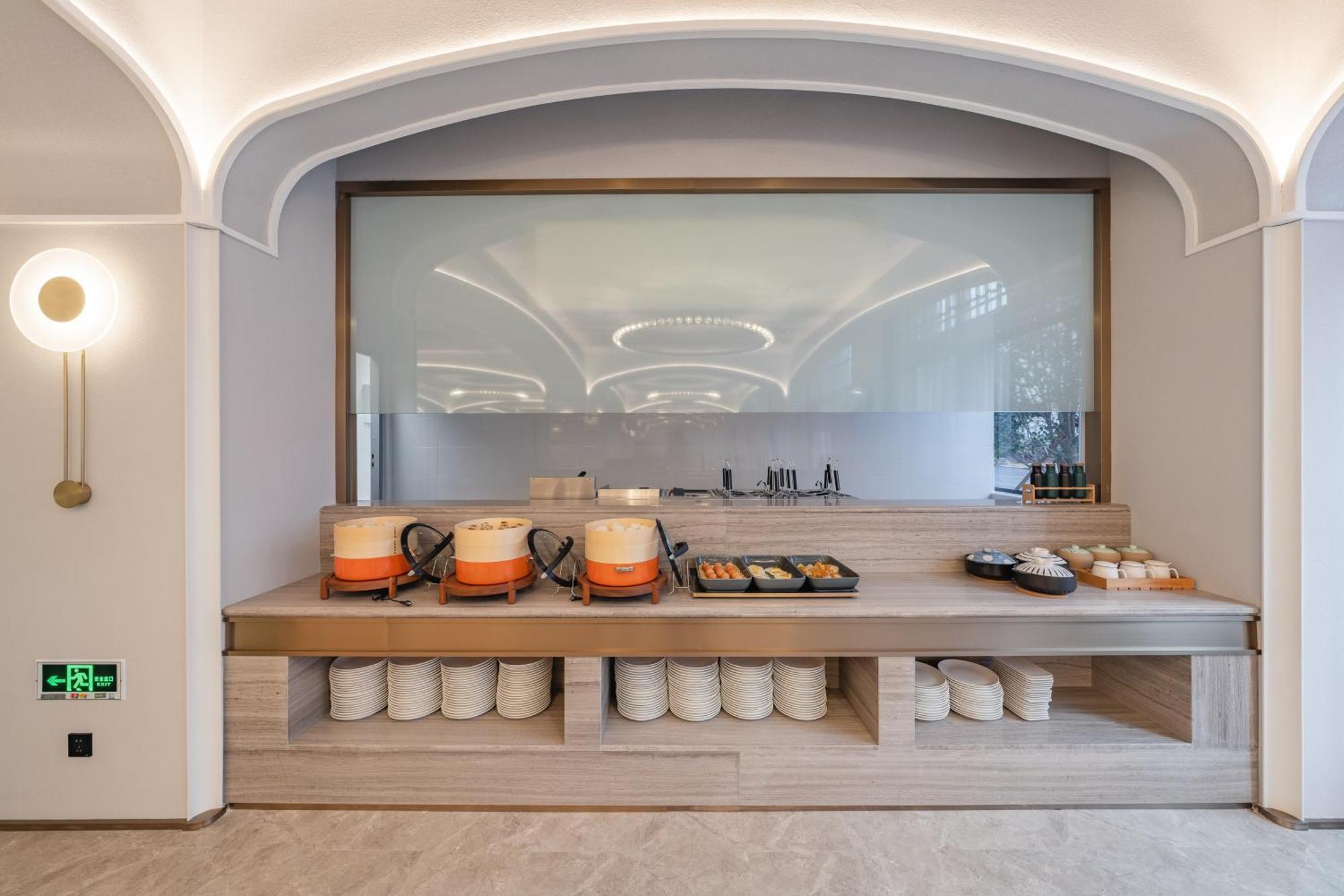Hotel Meilun International Tourist 4*