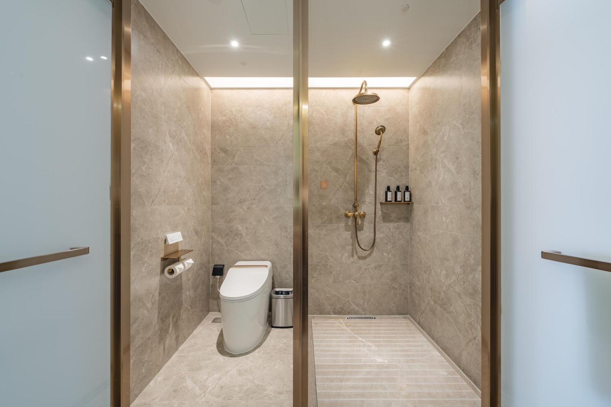 Meilun International Tourist 4* Shanghai