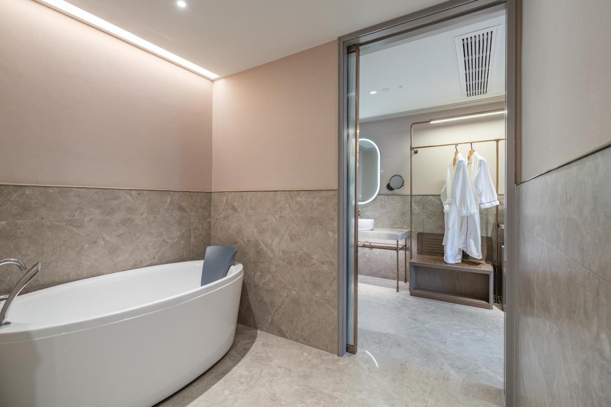 Meilun International Tourist 4* Shanghai